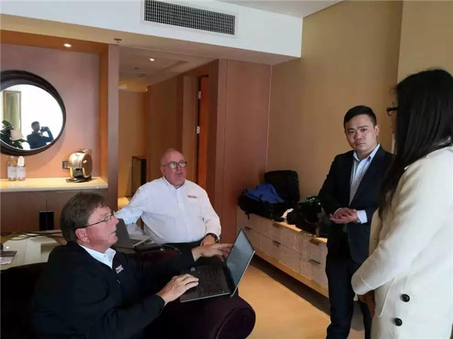 Stoner團(tuán)隊(duì)與廣東博皓團(tuán)隊(duì)一齊探討脫模劑新產(chǎn)品市場應(yīng)用-1